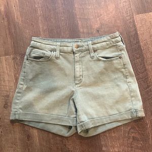 Universal Threads Shorts